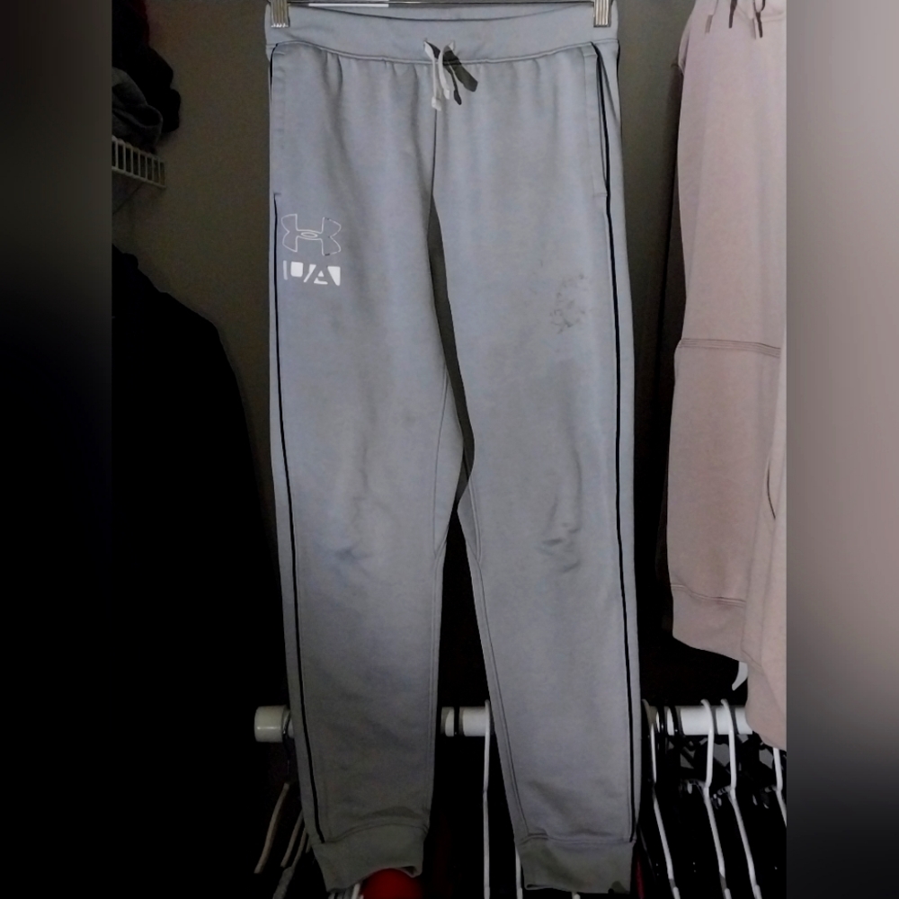 Sleep-ware. Light Gray Under Armour.